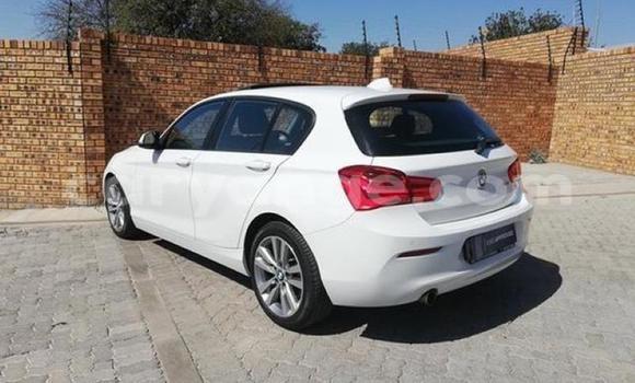 Acheter Occasion Voiture BMW 1er Blanc à Karasburg, Karas Acheter Occasion Voiture BMW 1er Blanc à Karasburg, Karas