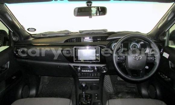 Acheter Occasion Voiture Toyota Hilux Blanc à Windhoek, Namibie Acheter Occasion Voiture Toyota Hilux Blanc à Windhoek, Namibie