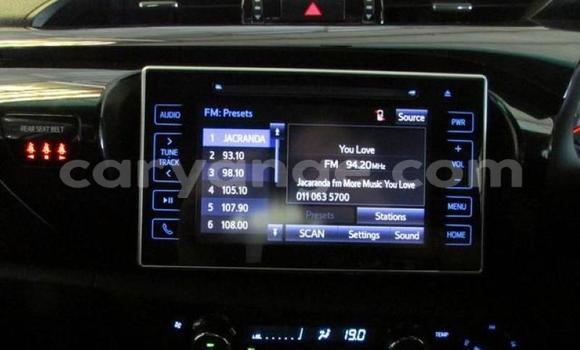 Acheter Occasion Voiture Toyota Hilux Blanc à Windhoek, Namibie Acheter Occasion Voiture Toyota Hilux Blanc à Windhoek, Namibie