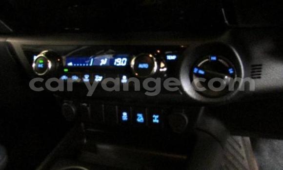 Acheter Occasion Voiture Toyota Hilux Blanc à Windhoek, Namibie Acheter Occasion Voiture Toyota Hilux Blanc à Windhoek, Namibie