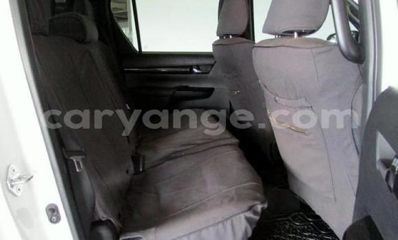 Acheter Occasion Voiture Toyota Hilux Blanc à Windhoek, Namibie Acheter Occasion Voiture Toyota Hilux Blanc à Windhoek, Namibie