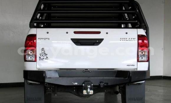 Acheter Occasion Voiture Toyota Hilux Blanc à Windhoek, Namibie Acheter Occasion Voiture Toyota Hilux Blanc à Windhoek, Namibie