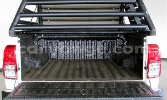 Acheter Occasion Voiture Toyota Hilux Blanc à Windhoek, Namibie Acheter Occasion Voiture Toyota Hilux Blanc à Windhoek, Namibie