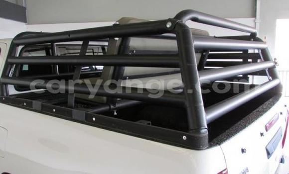 Acheter Occasion Voiture Toyota Hilux Blanc à Windhoek, Namibie Acheter Occasion Voiture Toyota Hilux Blanc à Windhoek, Namibie