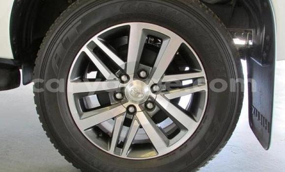 Acheter Occasion Voiture Toyota Hilux Blanc à Windhoek, Namibie Acheter Occasion Voiture Toyota Hilux Blanc à Windhoek, Namibie