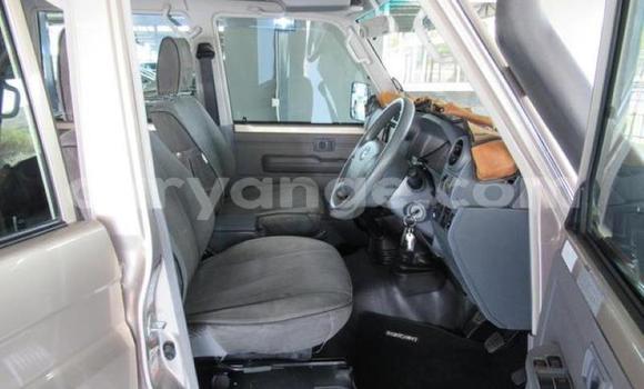 Acheter Occasion Voiture Toyota Land Cruiser Beige à Windhoek, Namibie Acheter Occasion Voiture Toyota Land Cruiser Beige à Windhoek, Namibie