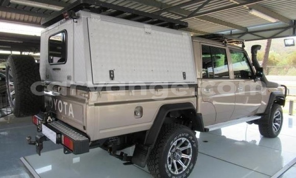 Acheter Occasion Voiture Toyota Land Cruiser Beige à Windhoek, Namibie Acheter Occasion Voiture Toyota Land Cruiser Beige à Windhoek, Namibie