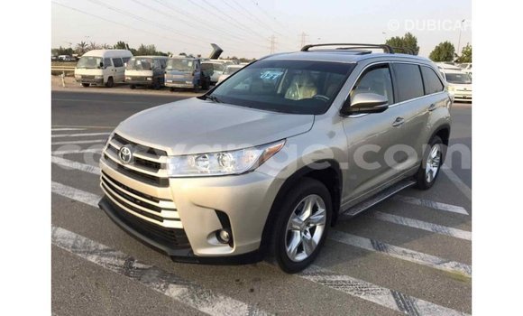 Acheter Import Voiture Toyota Highlander Beige à Import - Dubai, Namibie Acheter Import Voiture Toyota Highlander Beige à Import - Dubai, Namibie