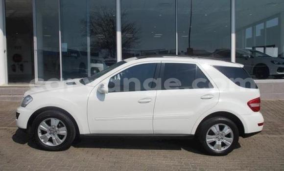 Acheter Occasion Voiture Mercedes-Benz ML–Class Blanc à Karasburg, Karas Acheter Occasion Voiture Mercedes-Benz ML–Class Blanc à Karasburg, Karas