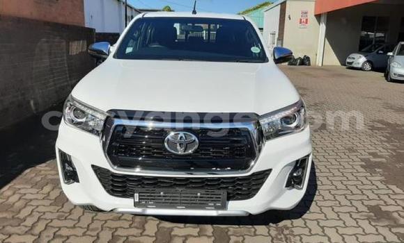 Acheter Occasion Voiture Toyota Hilux Blanc à Karasburg, Karas Acheter Occasion Voiture Toyota Hilux Blanc à Karasburg, Karas