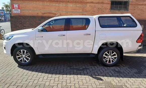 Acheter Occasion Voiture Toyota Hilux Blanc à Karasburg, Karas Acheter Occasion Voiture Toyota Hilux Blanc à Karasburg, Karas