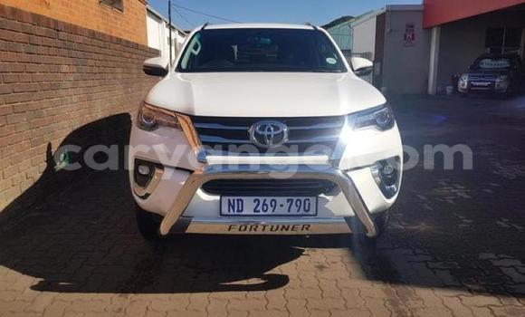 Acheter Occasion Voiture Toyota Fortuner Blanc à Karasburg, Karas Acheter Occasion Voiture Toyota Fortuner Blanc à Karasburg, Karas