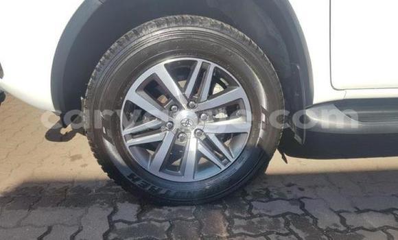 Acheter Occasion Voiture Toyota Fortuner Blanc à Karasburg, Karas Acheter Occasion Voiture Toyota Fortuner Blanc à Karasburg, Karas