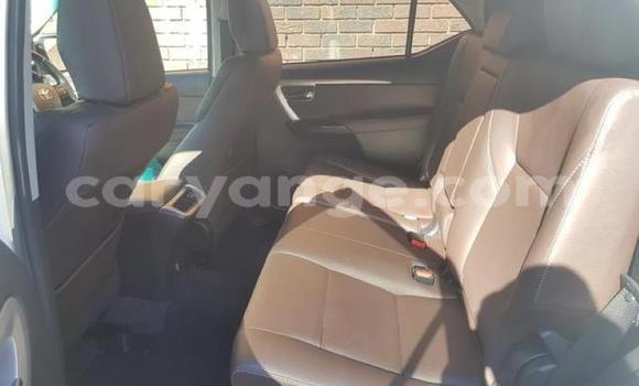 Acheter Occasion Voiture Toyota Fortuner Blanc à Karasburg, Karas Acheter Occasion Voiture Toyota Fortuner Blanc à Karasburg, Karas