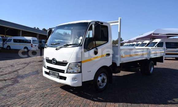 Buy Used Hino 300 Series White Truck in Karasburg in Karas