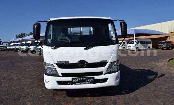 Buy Used Hino 300 Series White Truck in Karasburg in Karas Buy Used Hino 300 Series White Truck in Karasburg in Karas