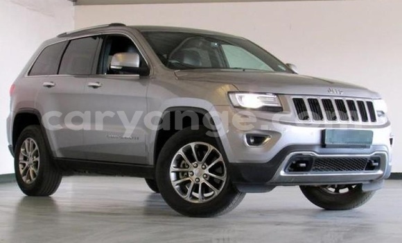 Acheter Occasion Voiture Jeep Grand Cherokee Gris à Windhoek, Namibie Acheter Occasion Voiture Jeep Grand Cherokee Gris à Windhoek, Namibie