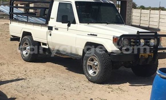 Acheter Occasion Voiture Toyota Land Cruiser Blanc à Windhoek, Namibie Acheter Occasion Voiture Toyota Land Cruiser Blanc à Windhoek, Namibie