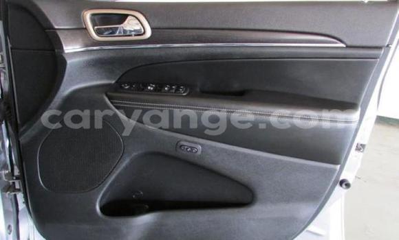 Acheter Occasion Voiture Jeep Grand Cherokee Gris à Windhoek, Namibie Acheter Occasion Voiture Jeep Grand Cherokee Gris à Windhoek, Namibie