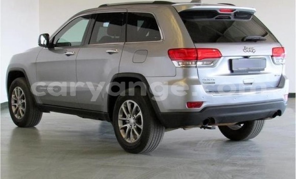 Acheter Occasion Voiture Jeep Grand Cherokee Gris à Windhoek, Namibie Acheter Occasion Voiture Jeep Grand Cherokee Gris à Windhoek, Namibie