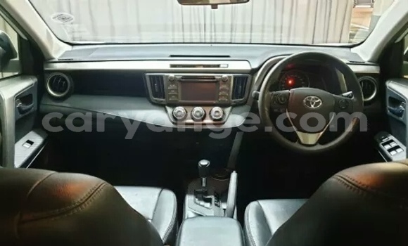 Buy Used Toyota RAV4 White Car in Bethanien in Karas Buy Used Toyota RAV4 White Car in Bethanien in Karas