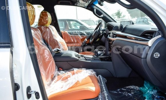 Acheter Import Voiture Lexus LX Blanc à Import - Dubai, Namibie Acheter Import Voiture Lexus LX Blanc à Import - Dubai, Namibie