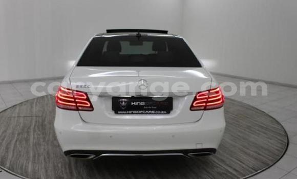 Acheter Occasion Voiture Mercedes-Benz E–Class Blanc à Karasburg, Karas Acheter Occasion Voiture Mercedes-Benz E–Class Blanc à Karasburg, Karas