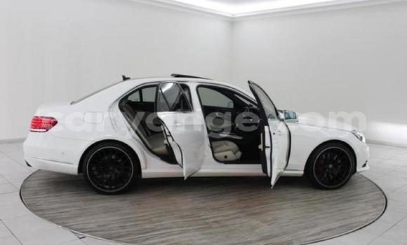 Acheter Occasion Voiture Mercedes-Benz E–Class Blanc à Karasburg, Karas Acheter Occasion Voiture Mercedes-Benz E–Class Blanc à Karasburg, Karas
