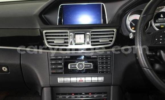 Acheter Occasion Voiture Mercedes-Benz E–Class Blanc à Karasburg, Karas Acheter Occasion Voiture Mercedes-Benz E–Class Blanc à Karasburg, Karas