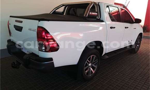 Buy Used Toyota Hilux White Car in Katima Mulilo in Caprivi Buy Used Toyota Hilux White Car in Katima Mulilo in Caprivi