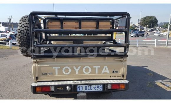 Buy Used Toyota Land Cruiser Beige Car in Windhoek in Namibia Buy Used Toyota Land Cruiser Beige Car in Windhoek in Namibia