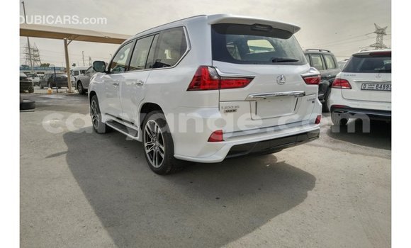 Acheter Import Voiture Lexus LX Blanc à Import - Dubai, Namibie Acheter Import Voiture Lexus LX Blanc à Import - Dubai, Namibie