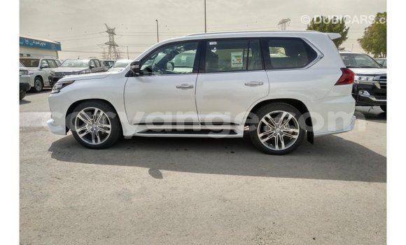 Acheter Import Voiture Lexus LX Blanc à Import - Dubai, Namibie Acheter Import Voiture Lexus LX Blanc à Import - Dubai, Namibie