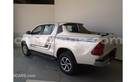 Acheter Import Voiture Toyota Hilux Blanc à Import - Dubai, Namibie Acheter Import Voiture Toyota Hilux Blanc à Import - Dubai, Namibie