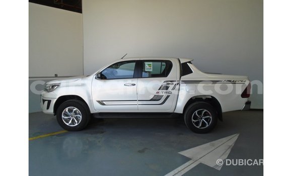 Acheter Import Voiture Toyota Hilux Blanc à Import - Dubai, Namibie Acheter Import Voiture Toyota Hilux Blanc à Import - Dubai, Namibie
