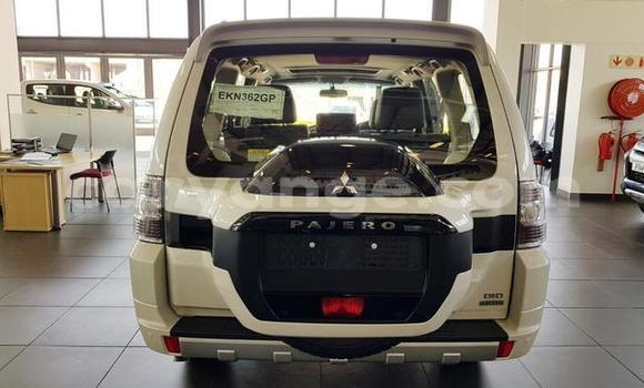 Acheter Occasion Voiture Mitsubishi Pajero Blanc à Karasburg, Karas Acheter Occasion Voiture Mitsubishi Pajero Blanc à Karasburg, Karas