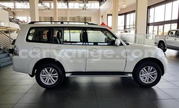Acheter Occasion Voiture Mitsubishi Pajero Blanc à Karasburg, Karas Acheter Occasion Voiture Mitsubishi Pajero Blanc à Karasburg, Karas