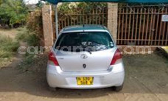 Acheter Occasion Voiture Toyota Vitz Gris à Windhoek, Namibie Acheter Occasion Voiture Toyota Vitz Gris à Windhoek, Namibie