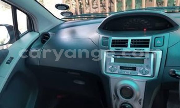 Acheter Occasion Voiture Toyota Vitz Gris à Windhoek, Namibie Acheter Occasion Voiture Toyota Vitz Gris à Windhoek, Namibie