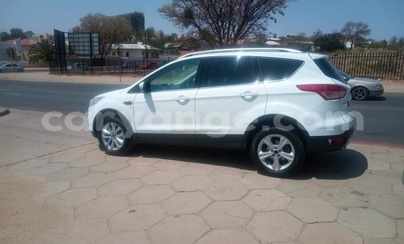 Acheter Occasion Voiture Ford Kuga Blanc à Windhoek, Namibie Acheter Occasion Voiture Ford Kuga Blanc à Windhoek, Namibie