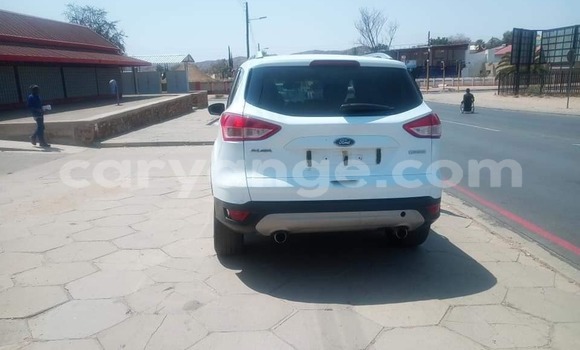 Acheter Occasion Voiture Ford Kuga Blanc à Windhoek, Namibie Acheter Occasion Voiture Ford Kuga Blanc à Windhoek, Namibie