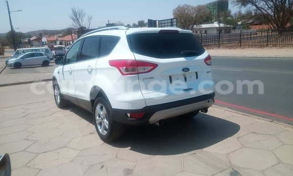 Acheter Occasion Voiture Ford Kuga Blanc à Windhoek, Namibie Acheter Occasion Voiture Ford Kuga Blanc à Windhoek, Namibie