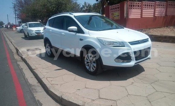 Acheter Occasion Voiture Ford Kuga Blanc à Windhoek, Namibie Acheter Occasion Voiture Ford Kuga Blanc à Windhoek, Namibie