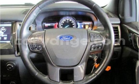 Acheter Occasion Voiture Ford Everest Blanc à Windhoek, Namibie Acheter Occasion Voiture Ford Everest Blanc à Windhoek, Namibie