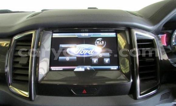 Acheter Occasion Voiture Ford Everest Blanc à Windhoek, Namibie Acheter Occasion Voiture Ford Everest Blanc à Windhoek, Namibie