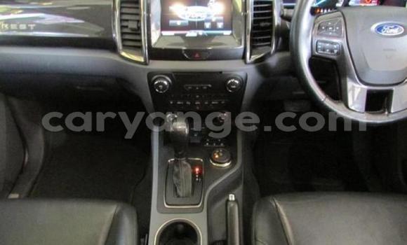 Acheter Occasion Voiture Ford Everest Blanc à Windhoek, Namibie Acheter Occasion Voiture Ford Everest Blanc à Windhoek, Namibie