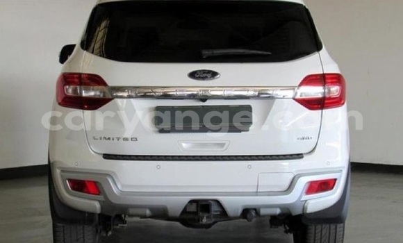 Acheter Occasion Voiture Ford Everest Blanc à Windhoek, Namibie Acheter Occasion Voiture Ford Everest Blanc à Windhoek, Namibie