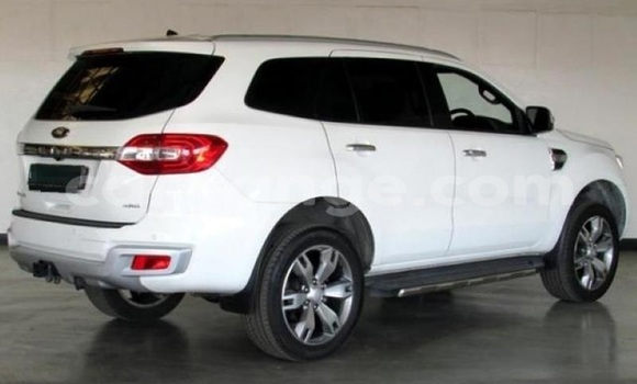 Acheter Occasion Voiture Ford Everest Blanc à Windhoek, Namibie Acheter Occasion Voiture Ford Everest Blanc à Windhoek, Namibie