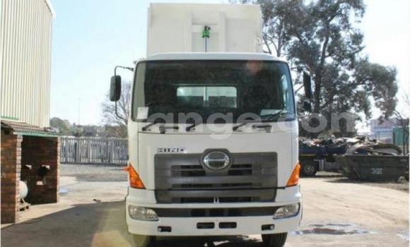 Buy Used Hino Ranger White Truck in Henties Bay in Erongo Buy Used Hino Ranger White Truck in Henties Bay in Erongo