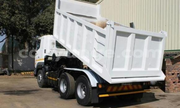 Buy Used Hino Ranger White Truck in Henties Bay in Erongo Buy Used Hino Ranger White Truck in Henties Bay in Erongo